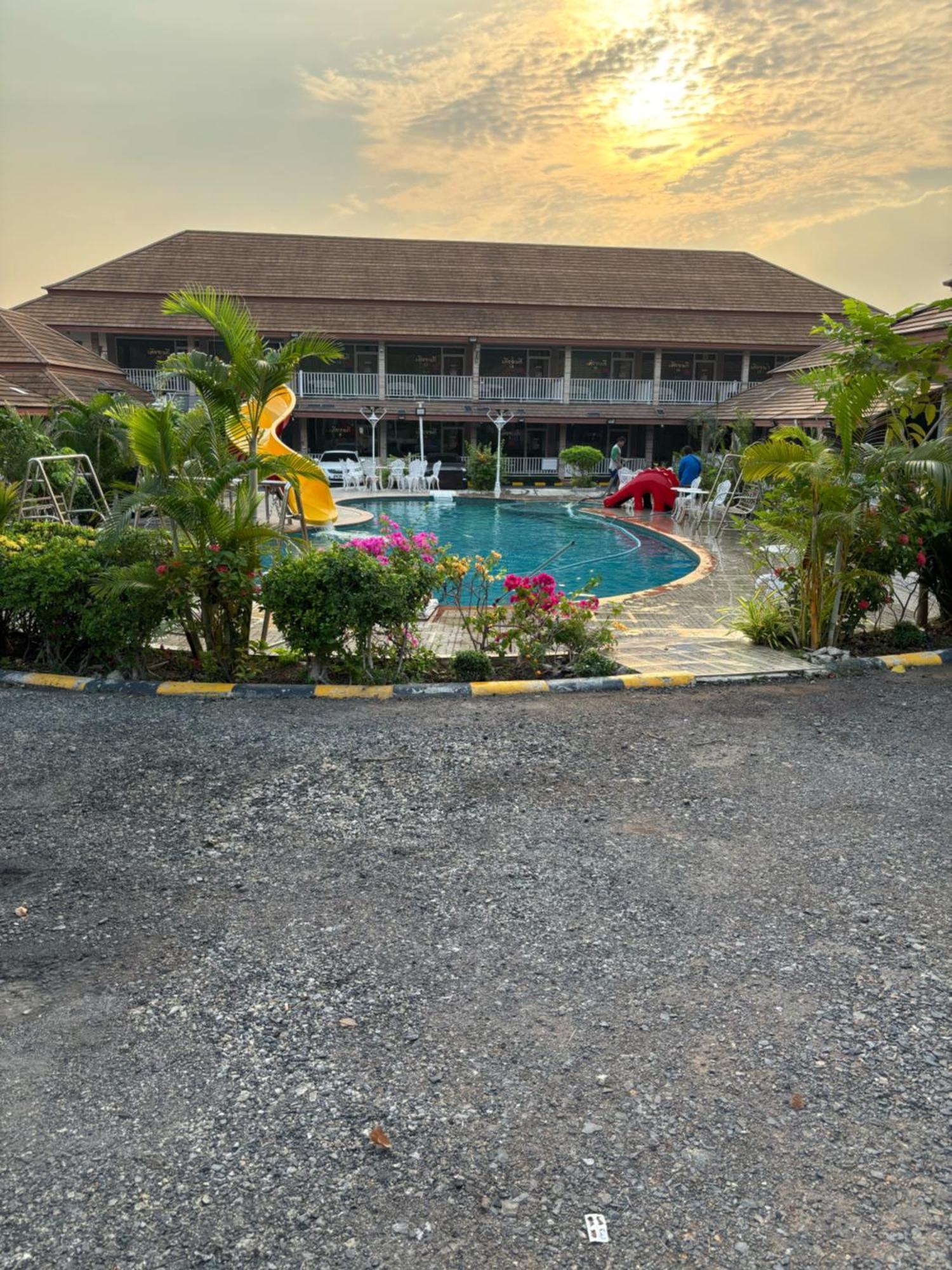 Baan Dara Resort Sara Buri المظهر الخارجي الصورة